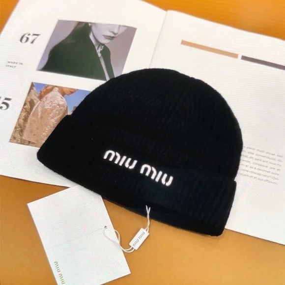 Miu Miu Black Knit Hat display picture 1